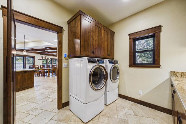 100 Antrim Lane, Bayside South, CA 95524