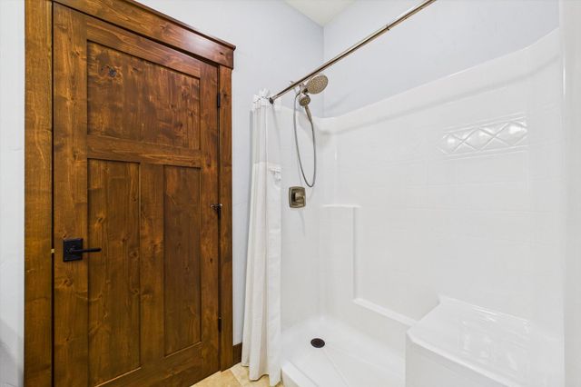 100 Antrim Lane, Bayside South, CA 95524