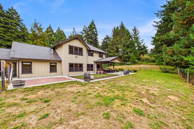 100 Antrim Lane, Bayside South, CA 95524