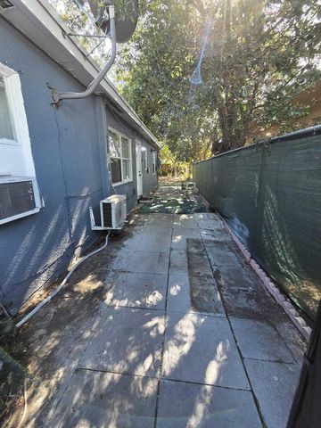 1501 N Andrews Avenue, Fort Lauderdale, FL 33311