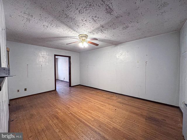 537 25TH PL NE, Washington, DC 20002