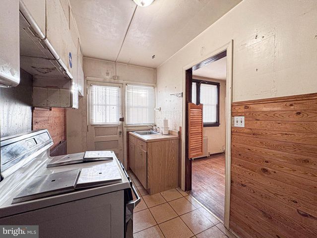 537 25TH PL NE, Washington, DC 20002