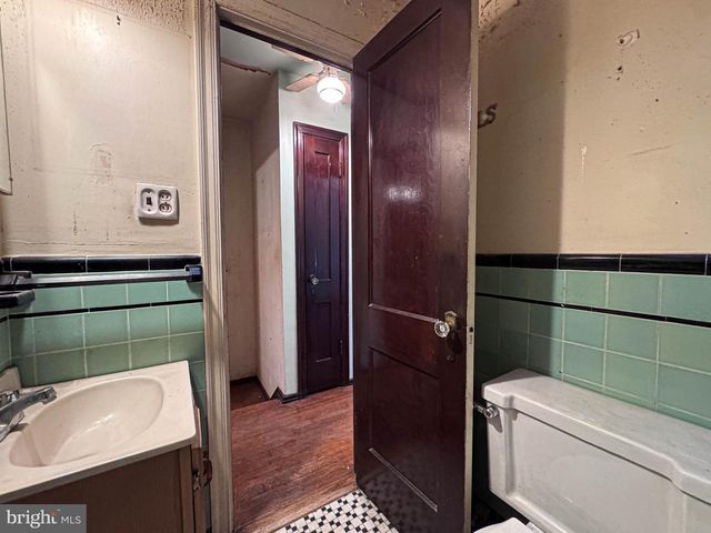 537 25TH PL NE, Washington, DC 20002