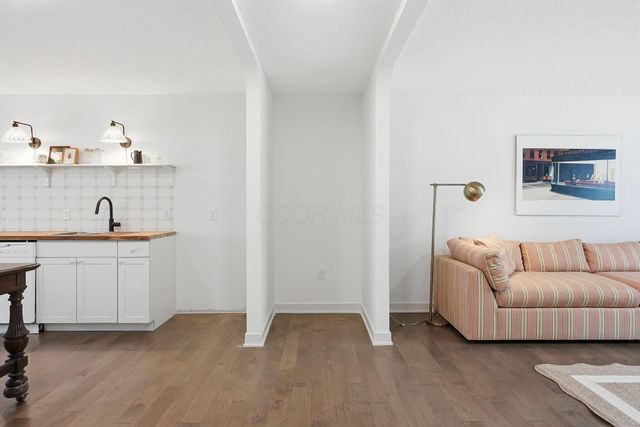 2574 Renwood Place, Columbus, OH 43211