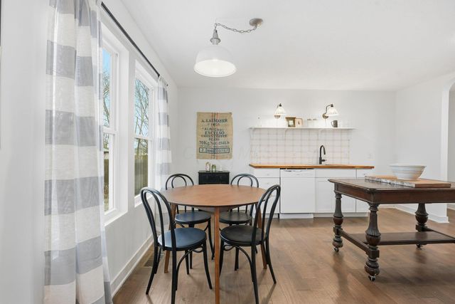 2574 Renwood Place, Columbus, OH 43211