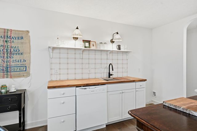 2574 Renwood Place, Columbus, OH 43211