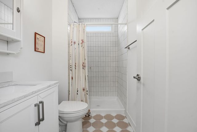 2574 Renwood Place, Columbus, OH 43211