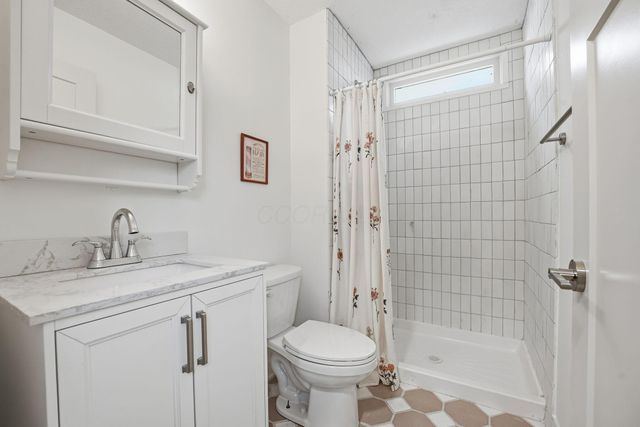 2574 Renwood Place, Columbus, OH 43211