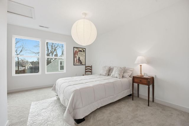 2574 Renwood Place, Columbus, OH 43211