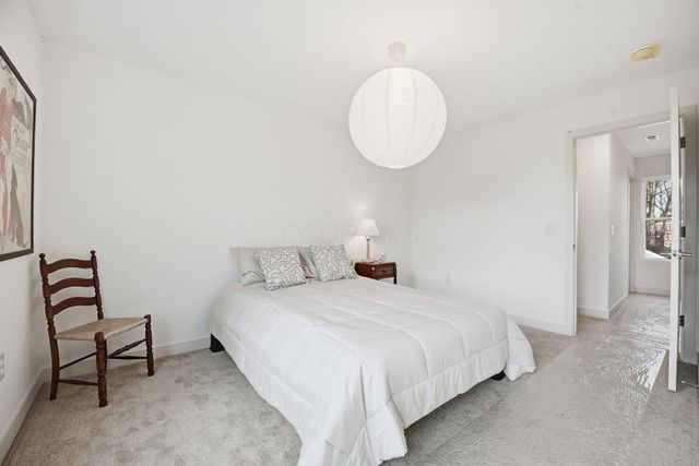 2574 Renwood Place, Columbus, OH 43211