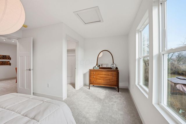 2574 Renwood Place, Columbus, OH 43211