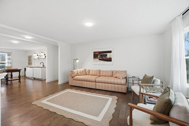 2574 Renwood Place, Columbus, OH 43211