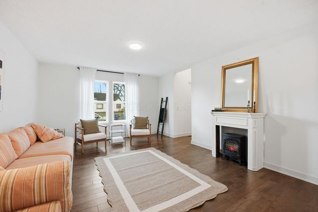 2574 Renwood Place, Columbus, OH 43211