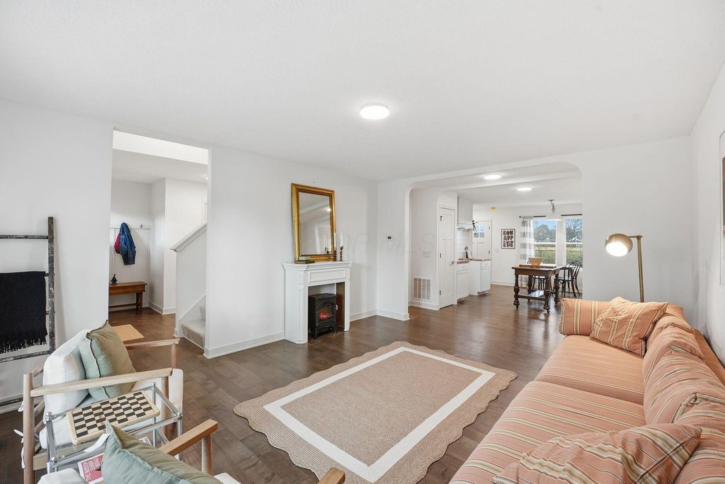 2574 Renwood Place, Columbus, OH 43211