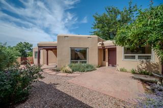 2844 Plaza Amarilla, Santa Fe, NM 87507