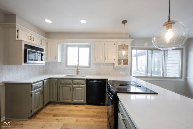 72 Ashbourne Drive, Noblesville, IN 46060