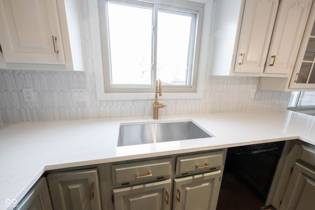 72 Ashbourne Drive, Noblesville, IN 46060