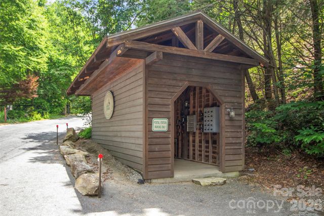 000 Mckenzie Way N 588&589, Old Fort, NC 28762