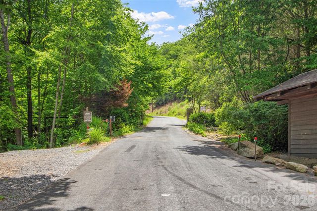 000 Mckenzie Way N 588&589, Old Fort, NC 28762