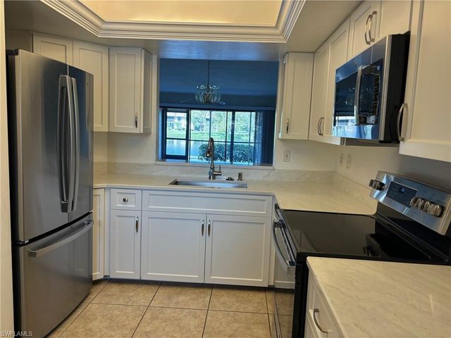 513 Lake Louise CIR 101, Naples, FL 34110