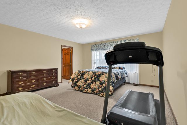 6681 Chelton Place, Westerville, OH 43082