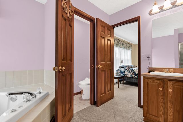 6681 Chelton Place, Westerville, OH 43082