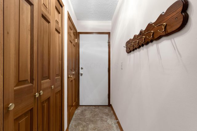 6681 Chelton Place, Westerville, OH 43082