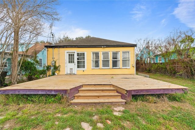 421 Palmero St, Corpus Christi, TX 78404