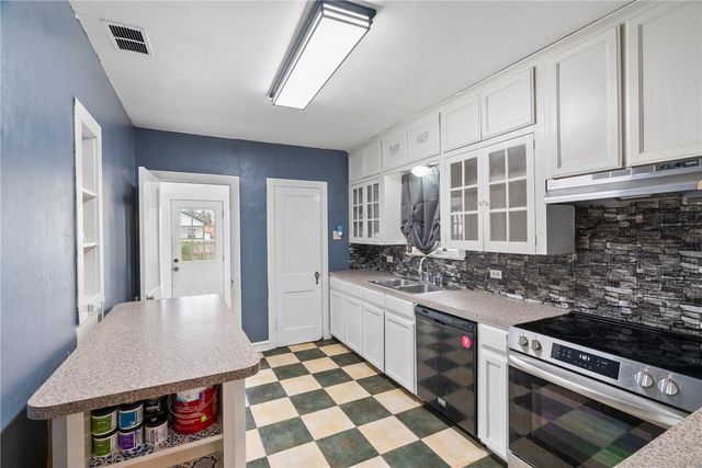 421 Palmero St, Corpus Christi, TX 78404