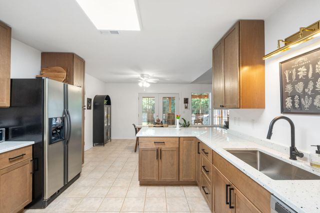 4704 ST CHARLES RD, Columbia, MO 65201