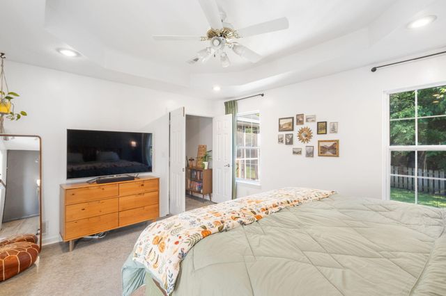 4704 ST CHARLES RD, Columbia, MO 65201