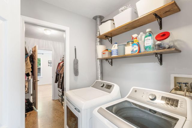 4704 ST CHARLES RD, Columbia, MO 65201