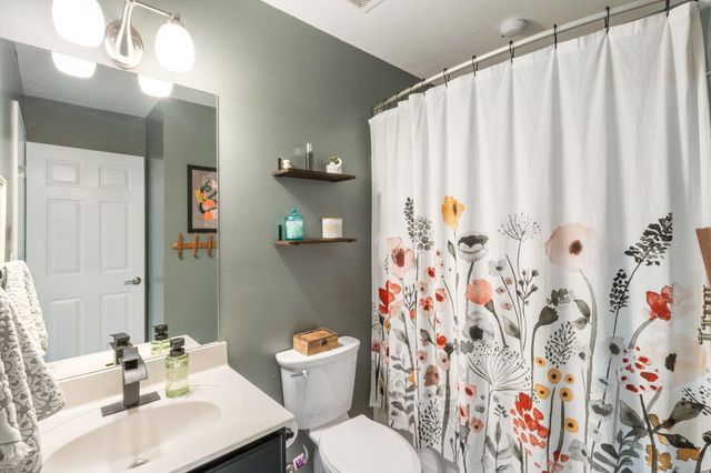 4704 ST CHARLES RD, Columbia, MO 65201