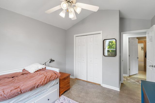 4704 ST CHARLES RD, Columbia, MO 65201