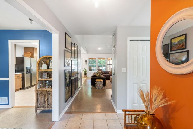 4704 ST CHARLES RD, Columbia, MO 65201