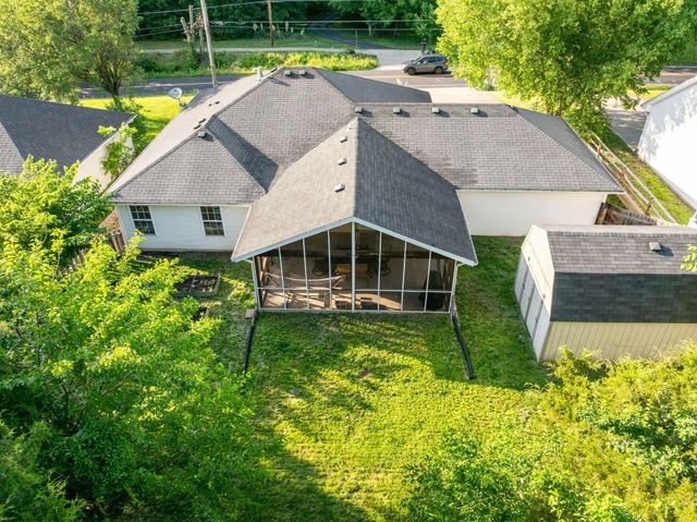 4704 ST CHARLES RD, Columbia, MO 65201