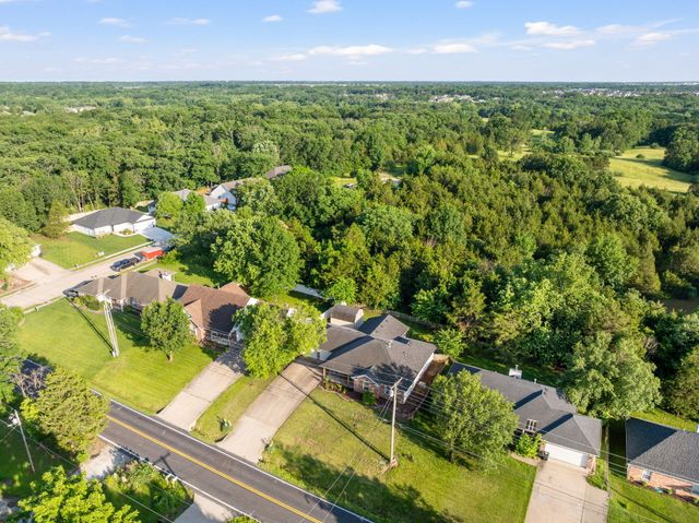 4704 ST CHARLES RD, Columbia, MO 65201