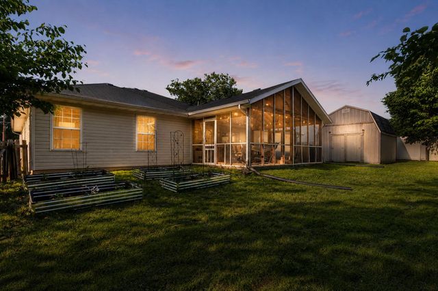 4704 ST CHARLES RD, Columbia, MO 65201