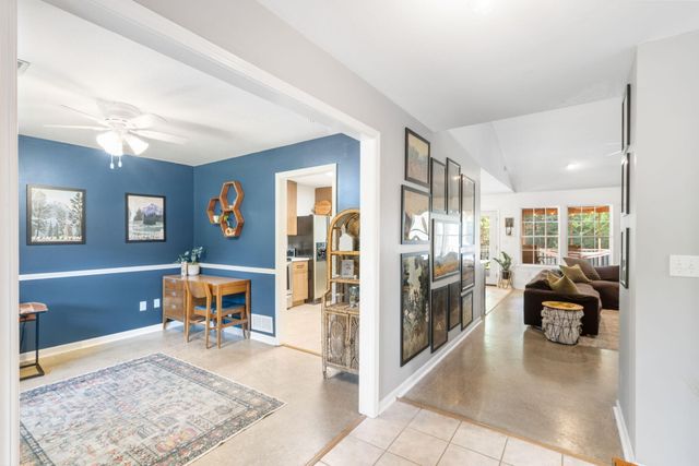 4704 ST CHARLES RD, Columbia, MO 65201
