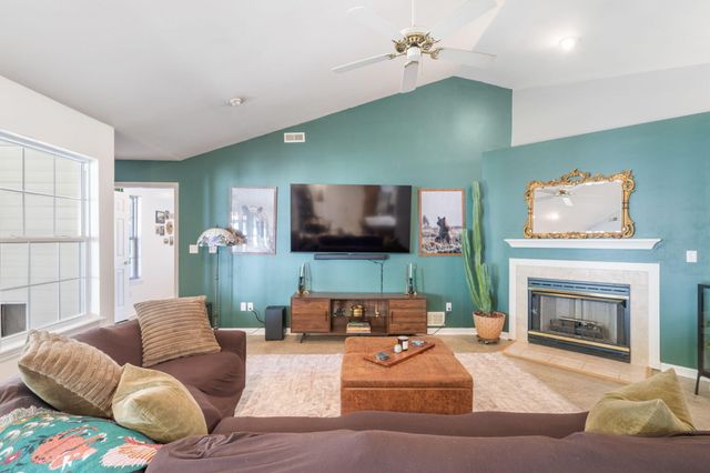 4704 ST CHARLES RD, Columbia, MO 65201