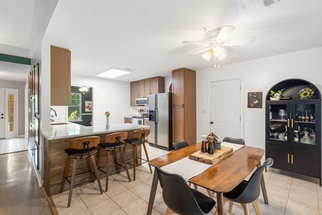 4704 ST CHARLES RD, Columbia, MO 65201
