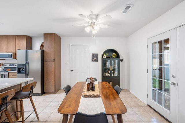 4704 ST CHARLES RD, Columbia, MO 65201
