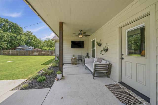 202 County Road 4856, Newark, TX 76071