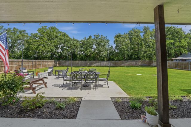 202 County Road 4856, Newark, TX 76071