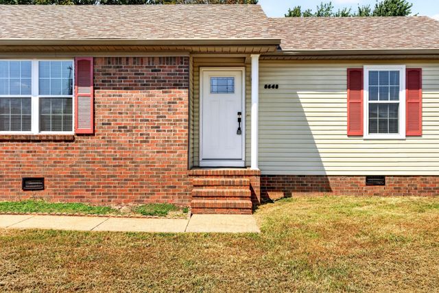 8648 Swale Ct, Oak Grove, KY 42262