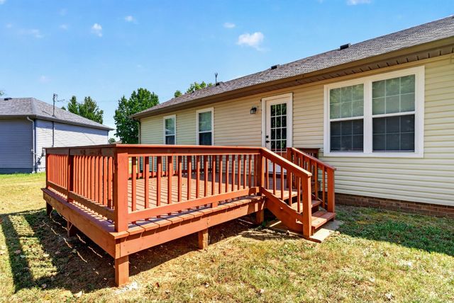 8648 Swale Ct, Oak Grove, KY 42262