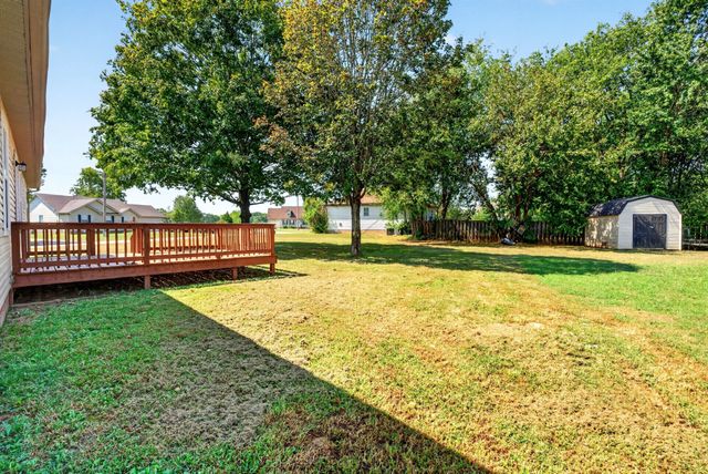 8648 Swale Ct, Oak Grove, KY 42262