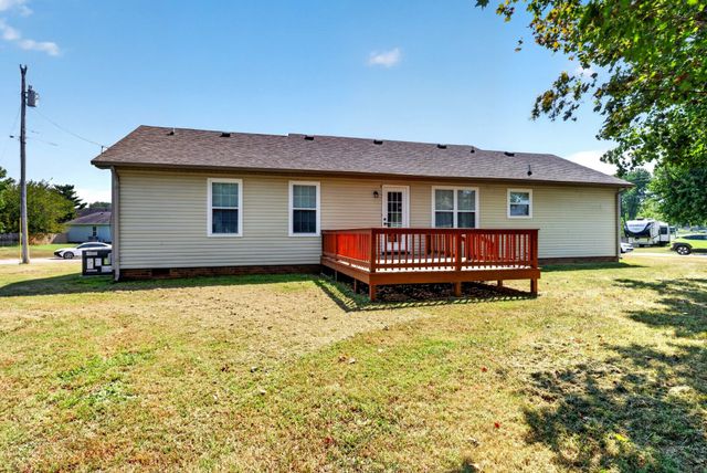 8648 Swale Ct, Oak Grove, KY 42262