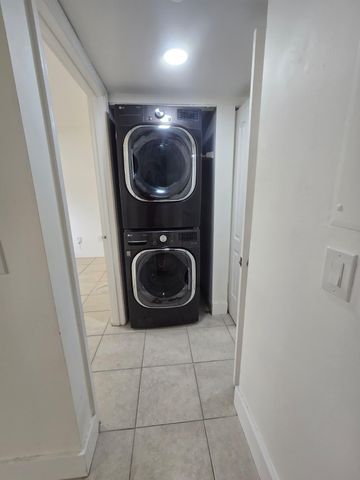 3670 N 56th Avenue 707, Hollywood, FL 33021