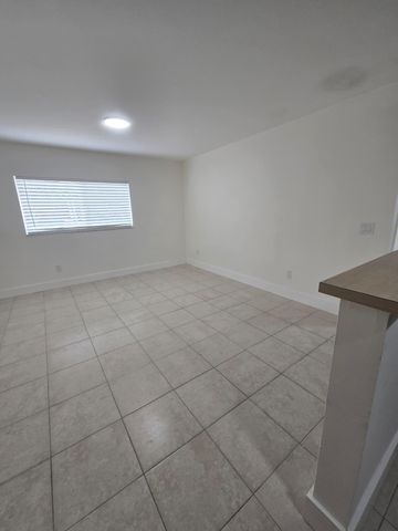 3670 N 56th Avenue 707, Hollywood, FL 33021